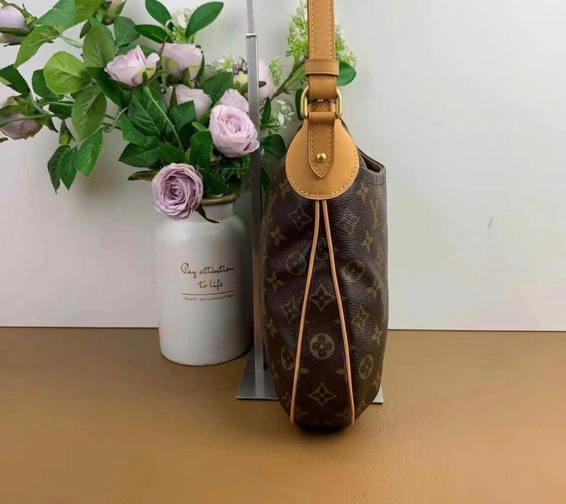 Louis Vuitton Monogram Odeon PM Crossbody Bag Excellent Condition