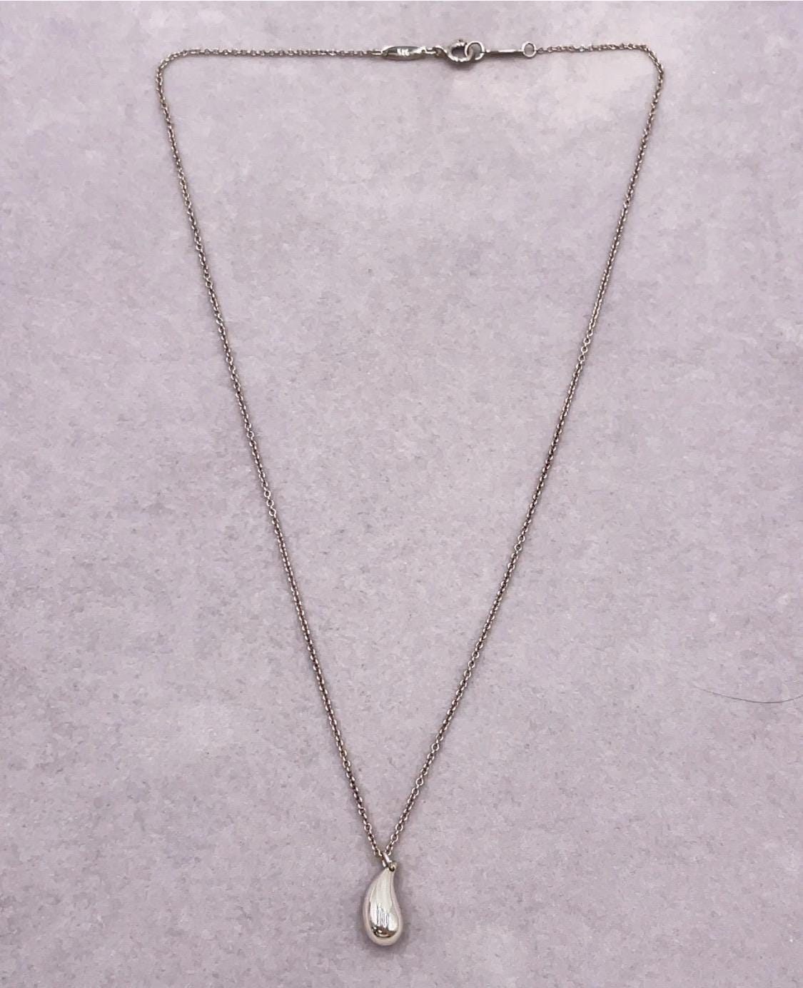 Authentic Tiffany & Co. Elsa Peretti Teardrop Necklace SV 2.7g/3.3g Vintage ( Great Gift)
