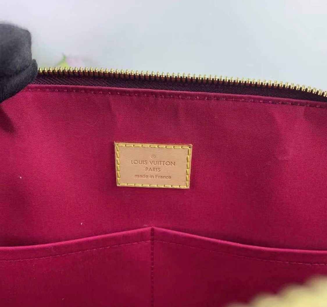 Louis Vuitton Vernis Monogram GM Alma Handbag