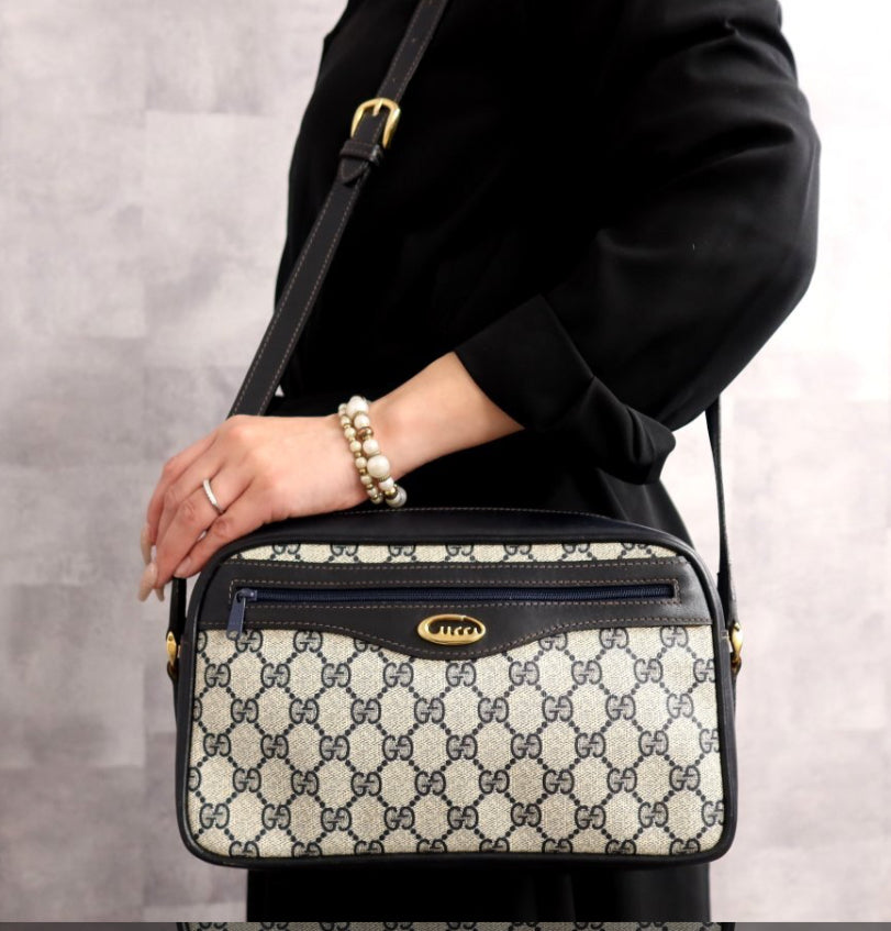 GUCCI Old GG Supreme  Shoulder Bag