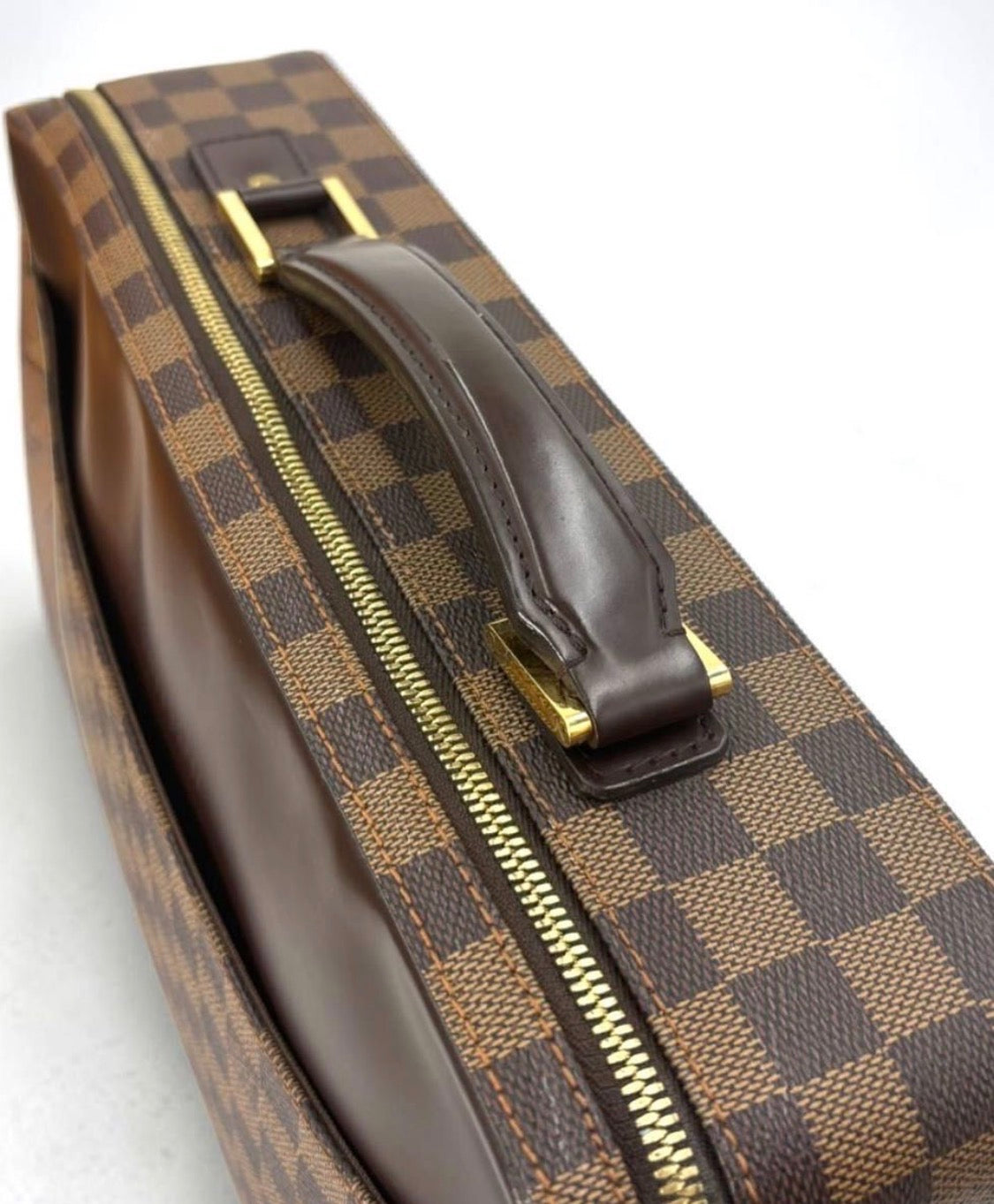LOUIS VUITTON
Damier Canvas Porte Ordinateur Sabana Computer Case Bag
