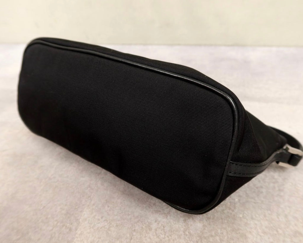 Gucci Black Nylon Boat Pochette Handbag