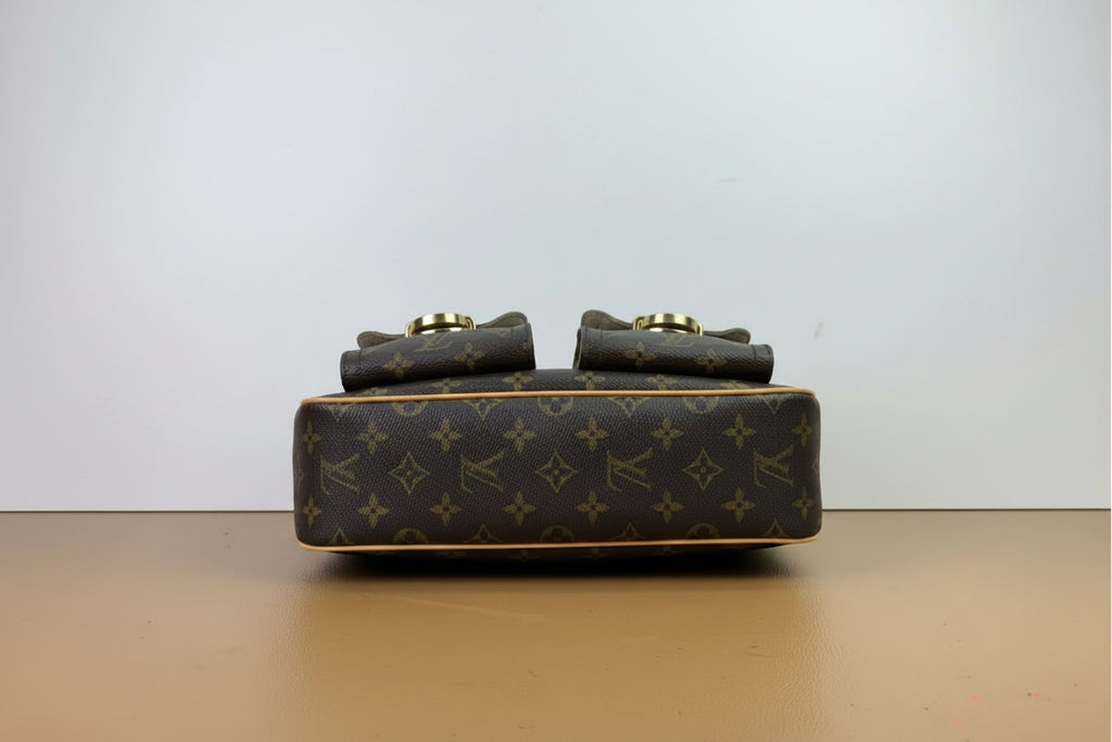 Louis Vuitton Monogram Manhattan Shoulder Bag