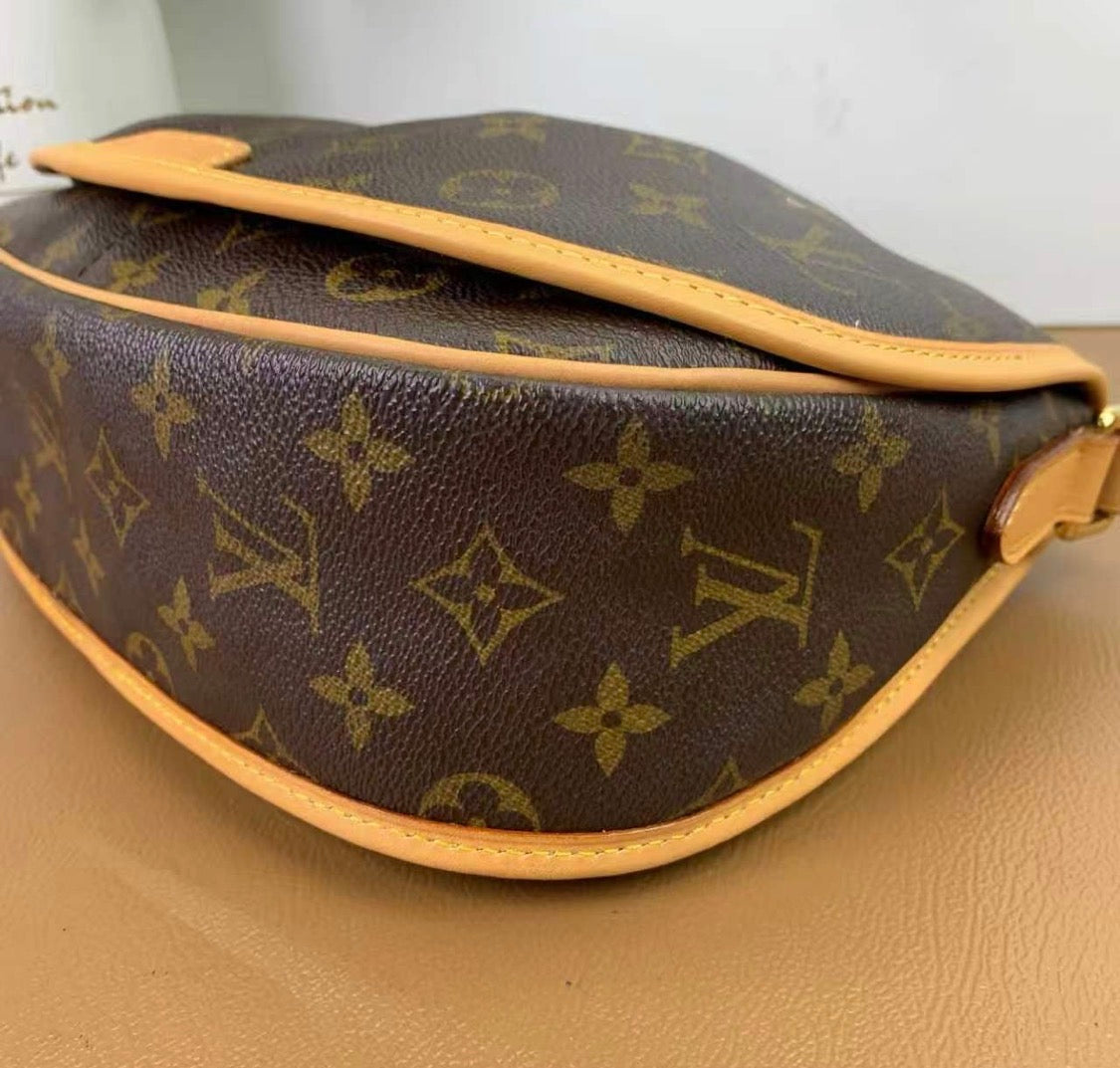 Louis Vuitton Menilmontant Monogram MM Brown Crossbody/ Shoulder bag