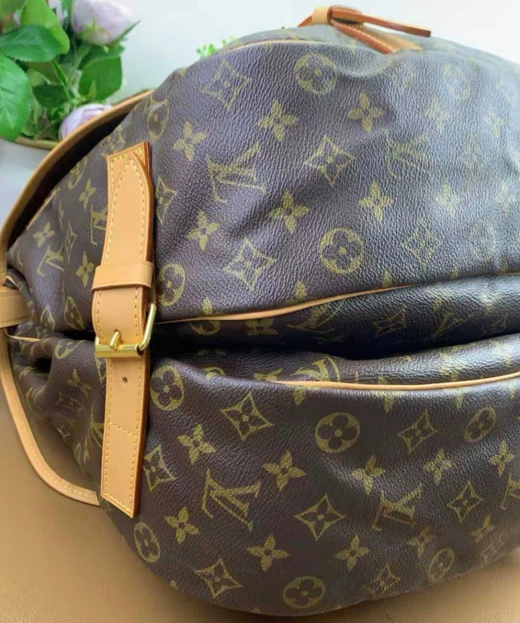 LOUIS VUITTON Saumur 43 Shoulder Bag