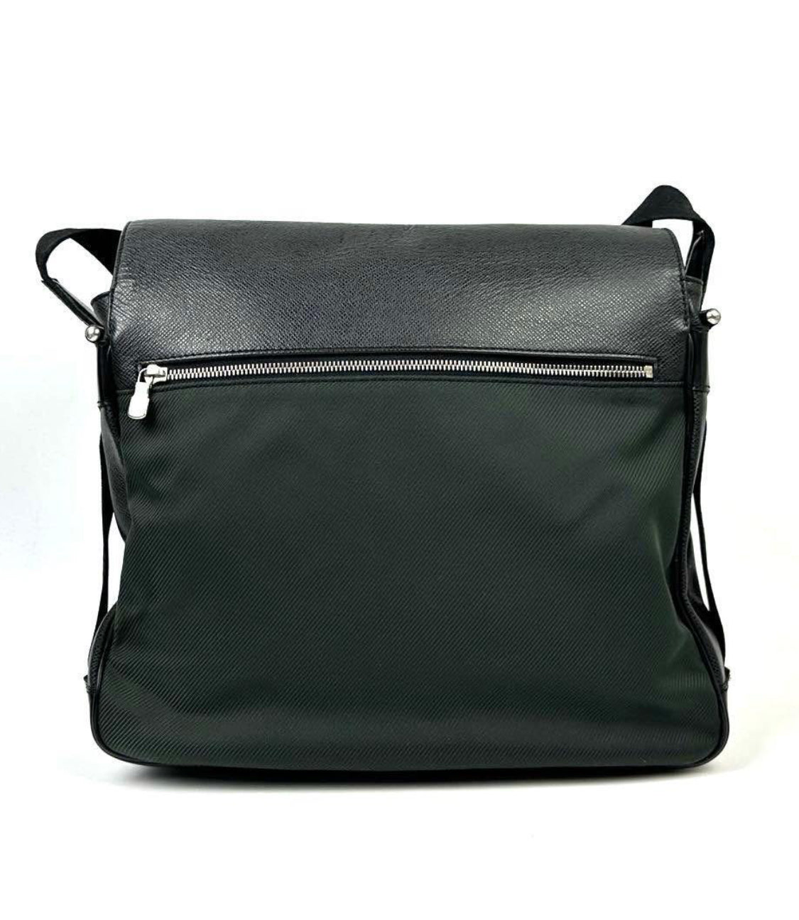Louis Vuitton Taiga Viktor Messenger Bag