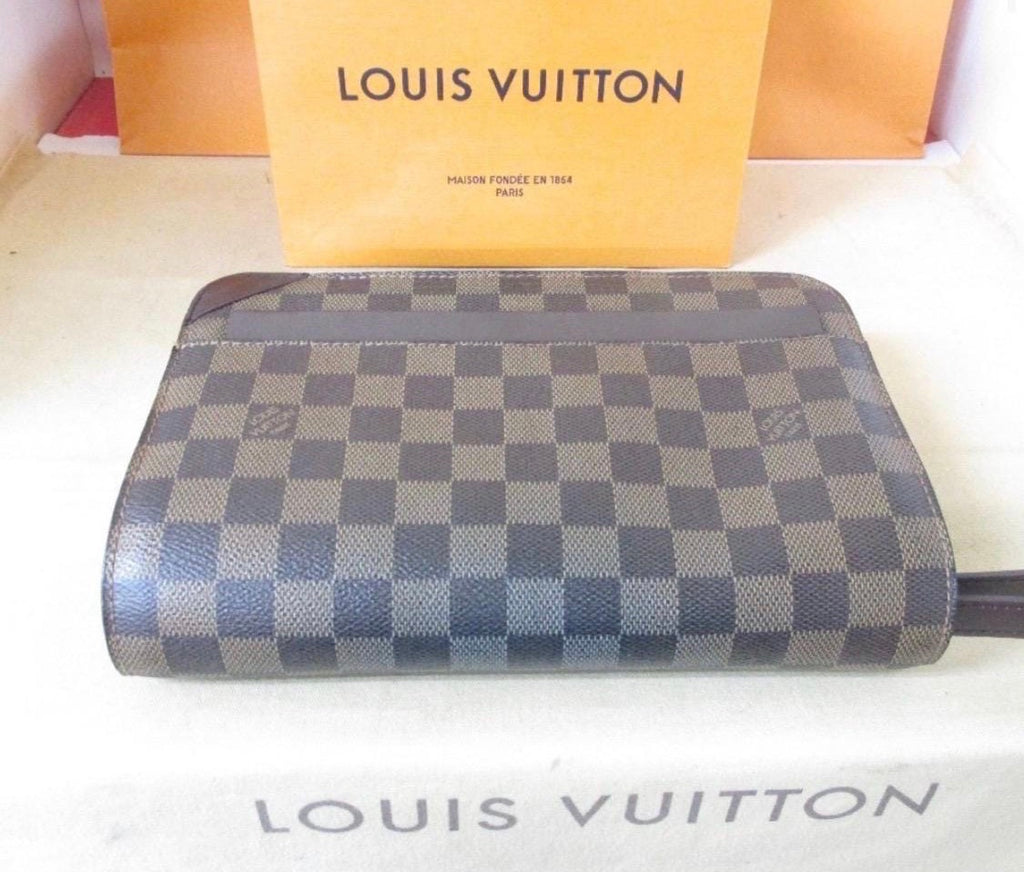 Authentic LOUIS VUITTON Damier Ebene Pochette Saint Louis Clutch