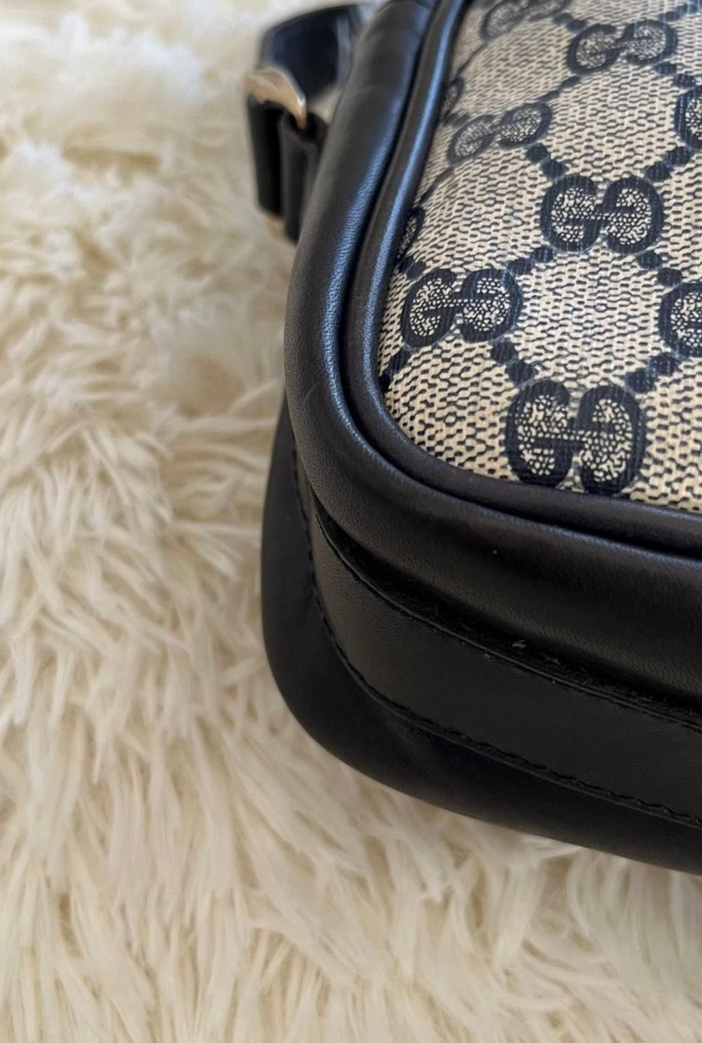 GUCCI Old GG Supreme  Shoulder Bag