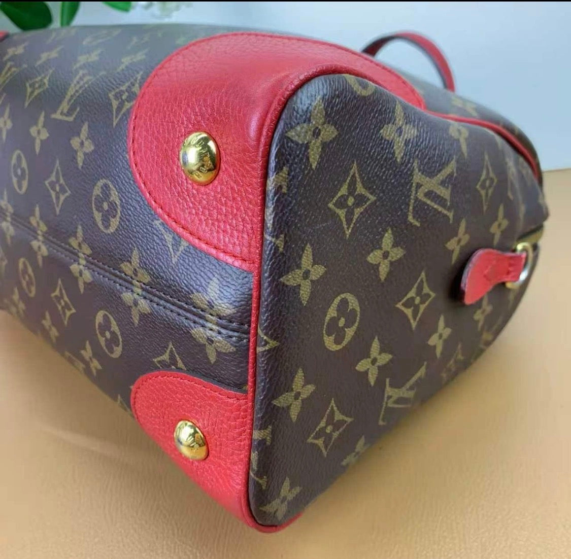 Louis Vuitton
Retiro NM Handbag Monogram Canvas and Leather