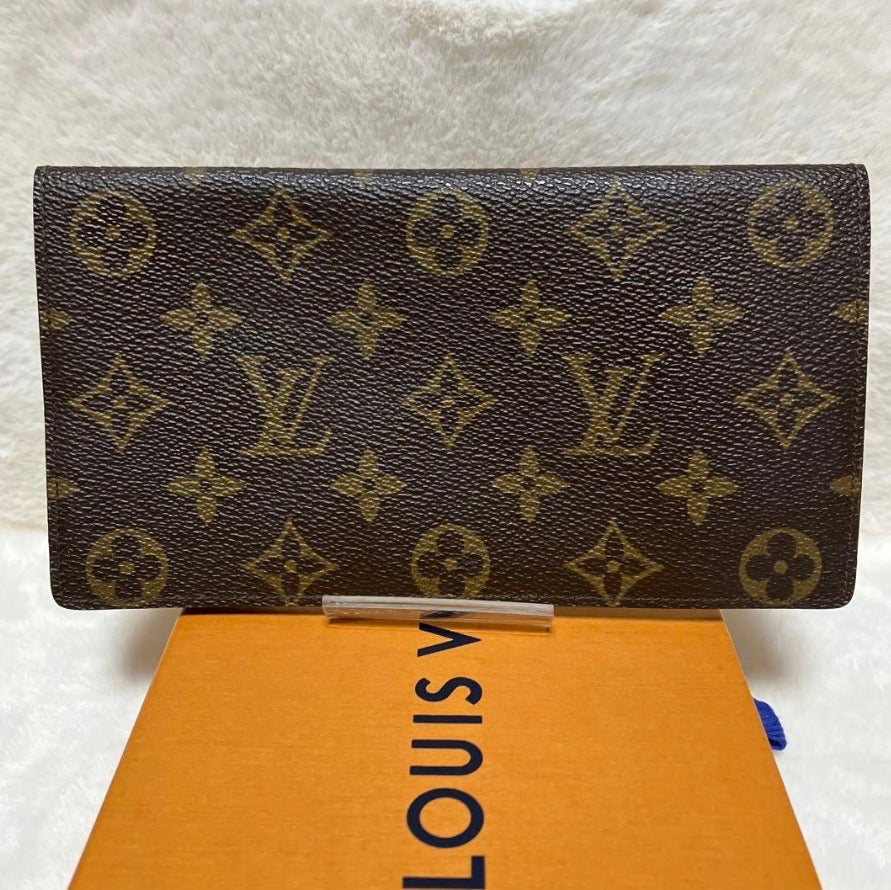 Louis Vuitton Emilie Wallet