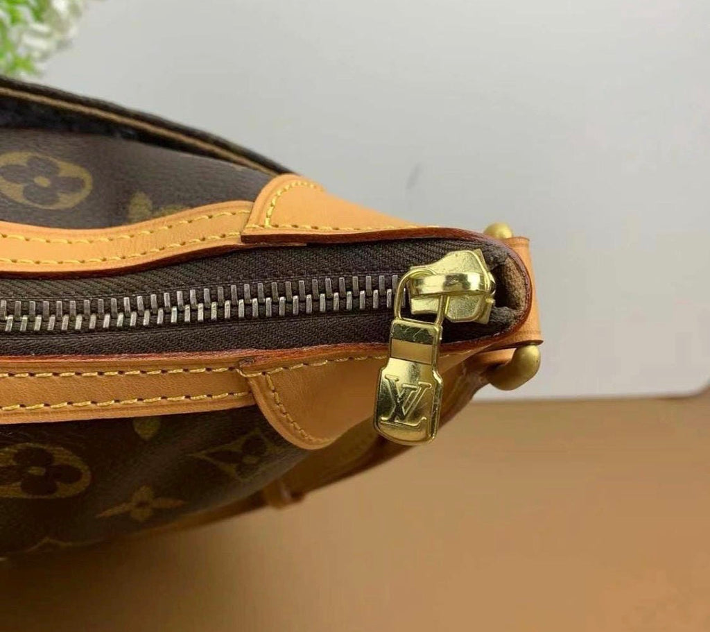 Louis Vuitton Monogram Odeon PM Crossbody Bag Excellent Condition