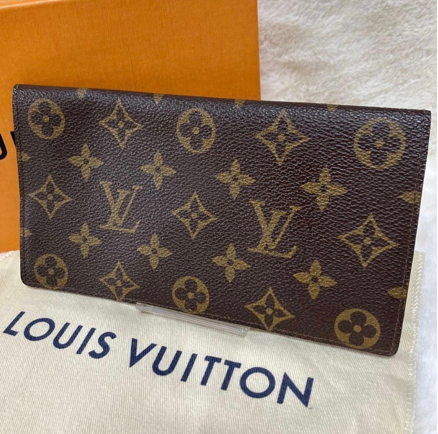 Louis Vuitton Emilie Wallet