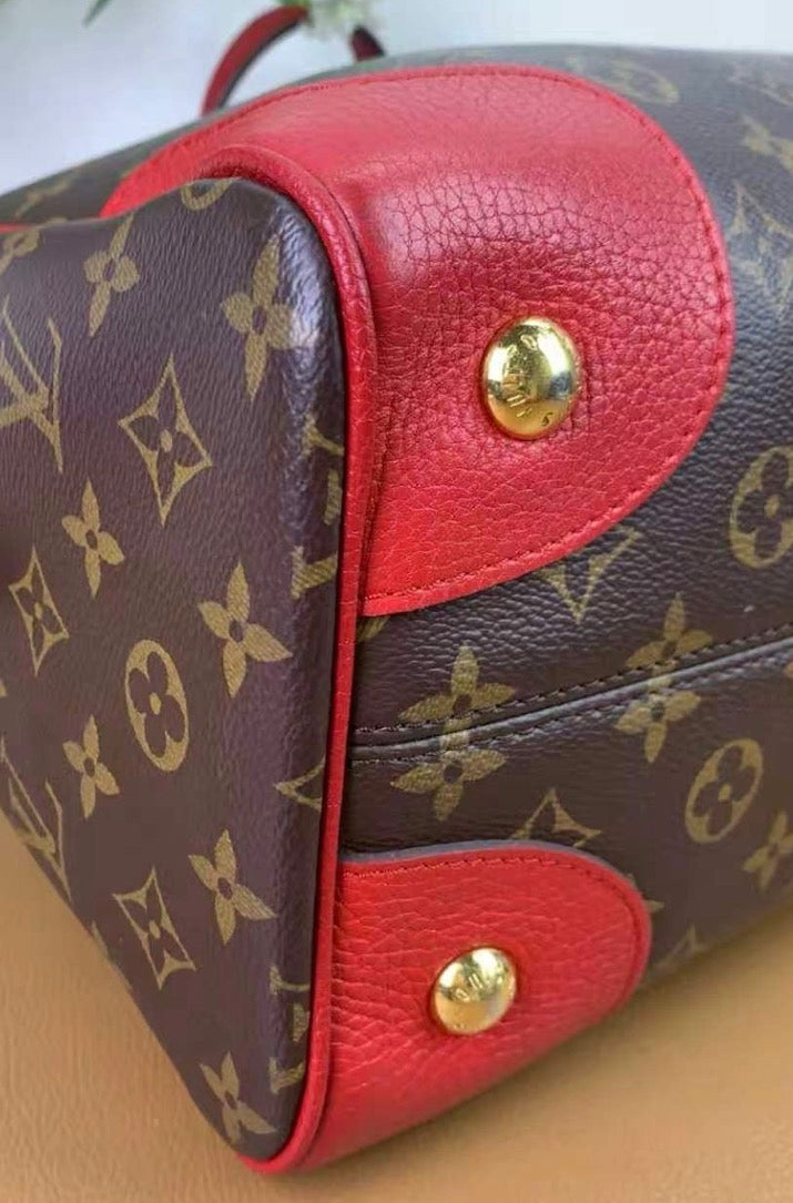 Louis Vuitton
Retiro NM Handbag Monogram Canvas and Leather