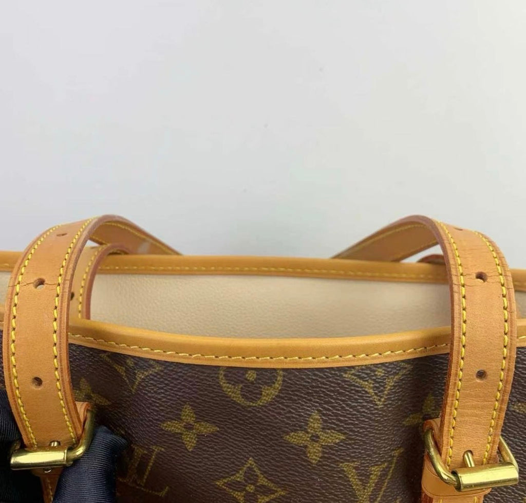 Louis Vuitton Bucket GM Shoulder Bag