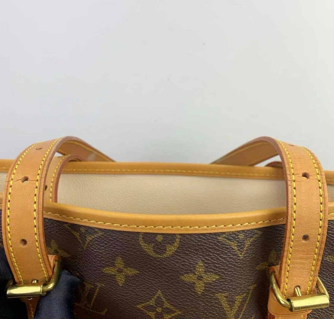 Louis Vuitton Bucket GM Shoulder Bag
