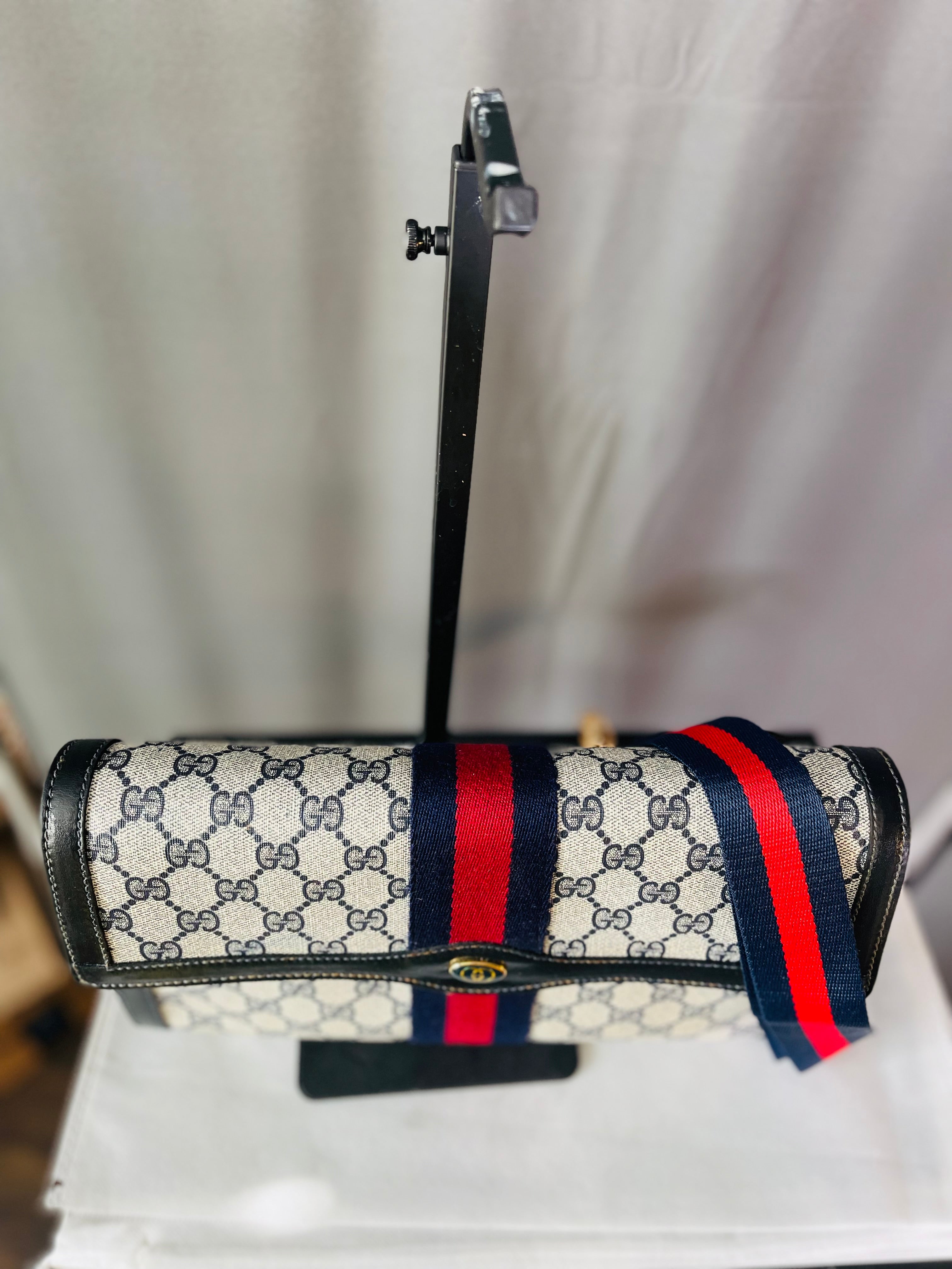 Gucci Sherry Supreme Navy ShoulderBag