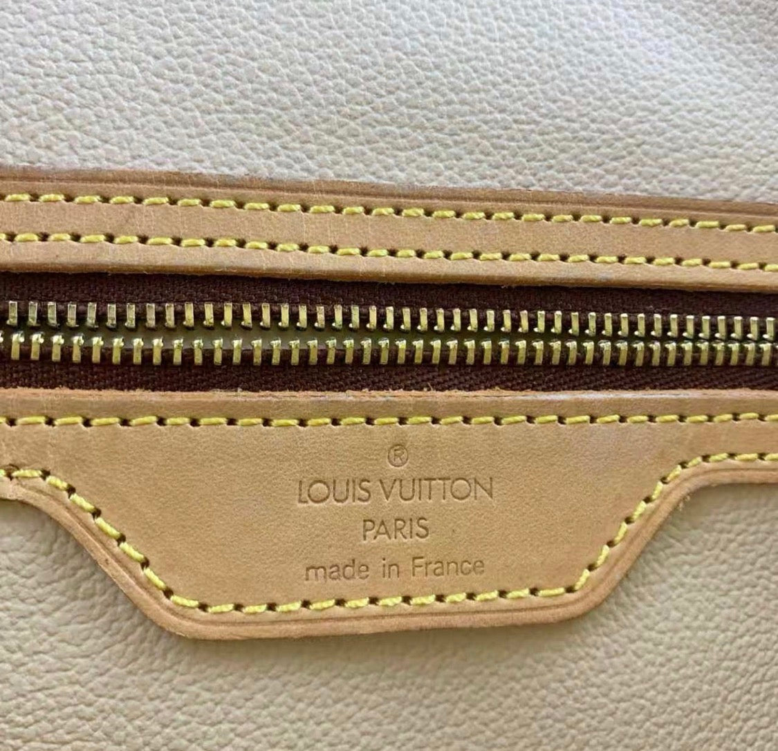 Louis Vuitton Bucket GM Shoulder Bag