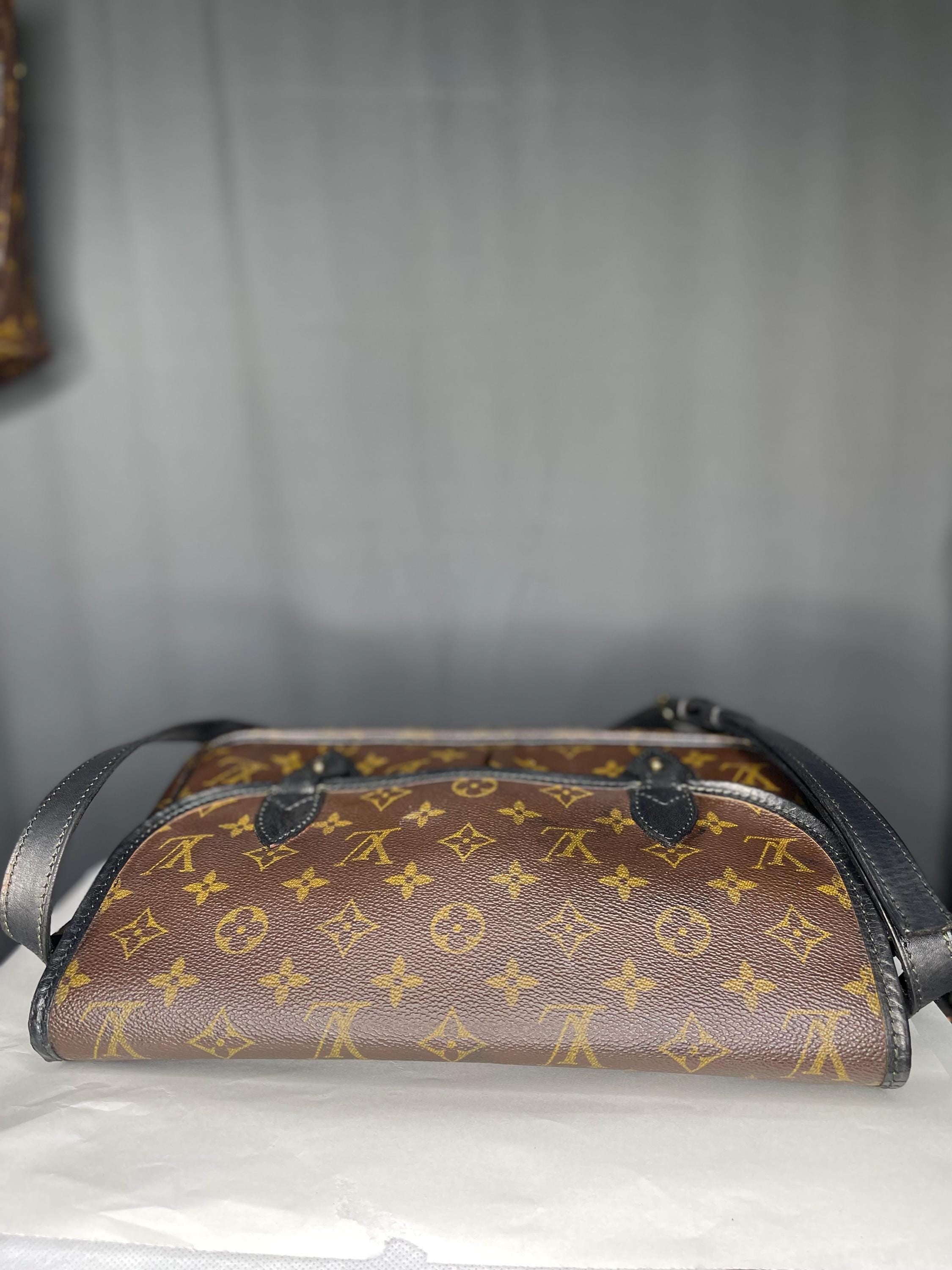 Authentic LOUIS VUITTON  Monogram Sac Gibeciere PM Vintage