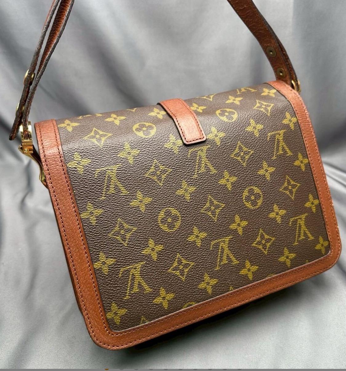 Authentic Louis Vuitton LV Monogram Rond Point Vintage/ Dust Bag