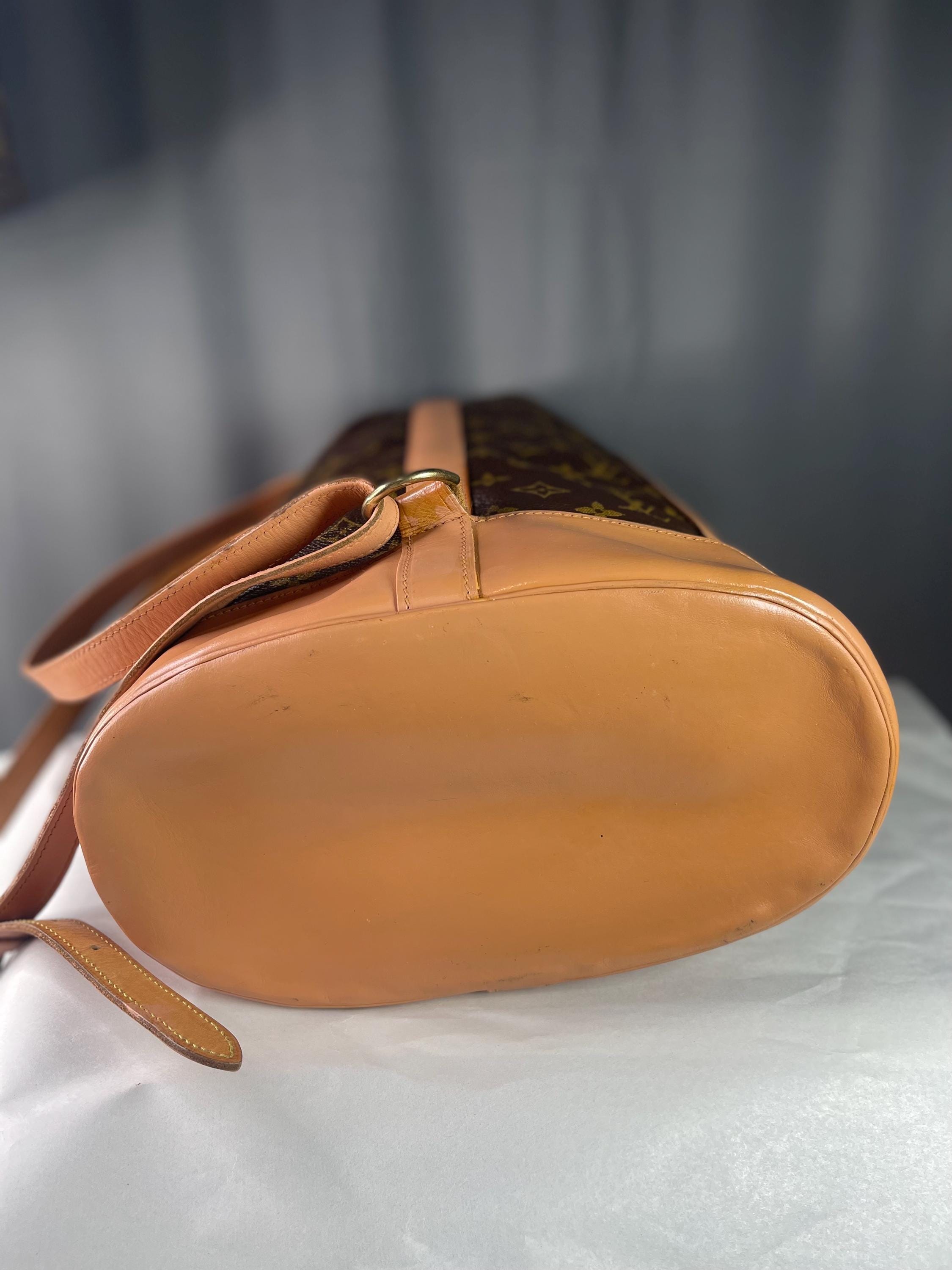 Authenic Louis Vuitton LV Shoulder Bag Randonnee PM Brown Monogram Vintage