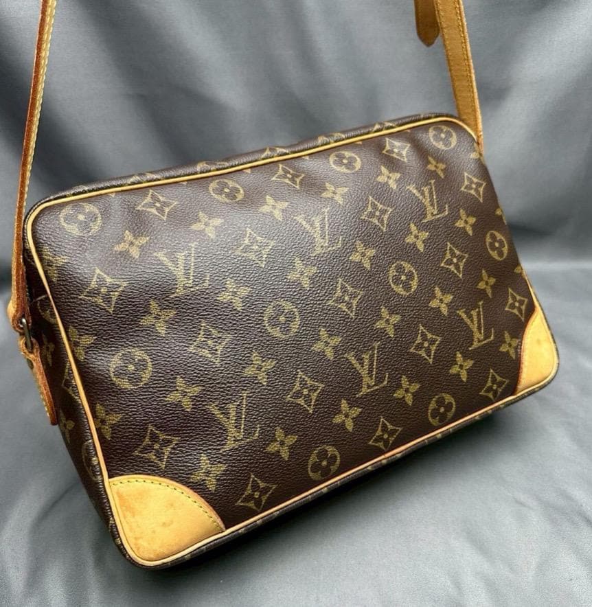Authentic LOUIS VUITTON Monogram Trocadero 27 Shoulder Bag Vintage