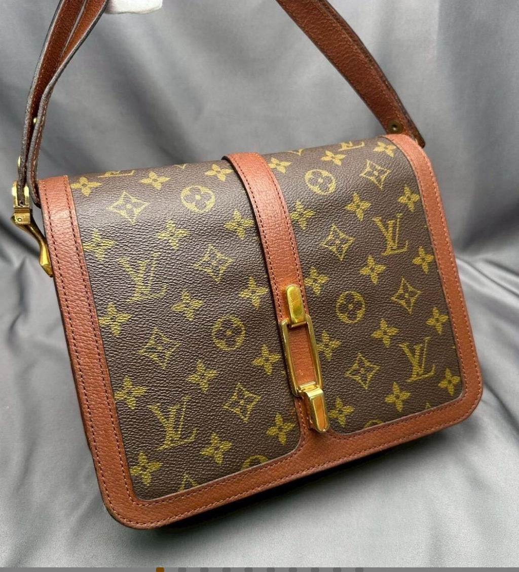 Authentic Louis Vuitton LV Monogram Rond Point Vintage/ Dust Bag