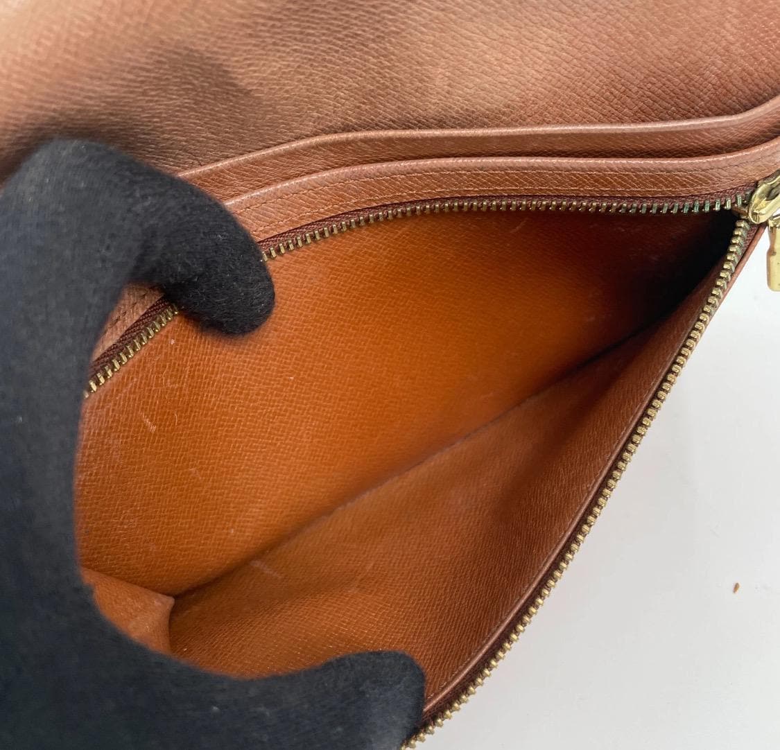 Authentic LOUIS VUITTON Pochette  detachable Strap Crossbody Vintage LV