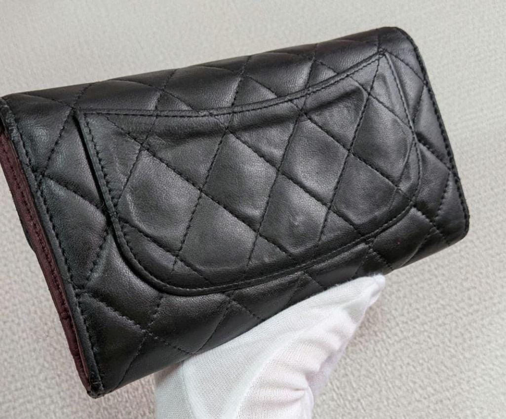 Authentic CHANEL lambskin Quilted Black Large Wallet all accesory included with authenticity card