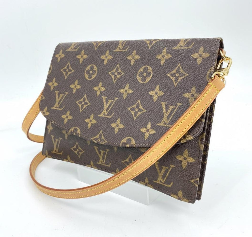 AuthenticLOUIS VUITTON Monogram Pochette Rabat