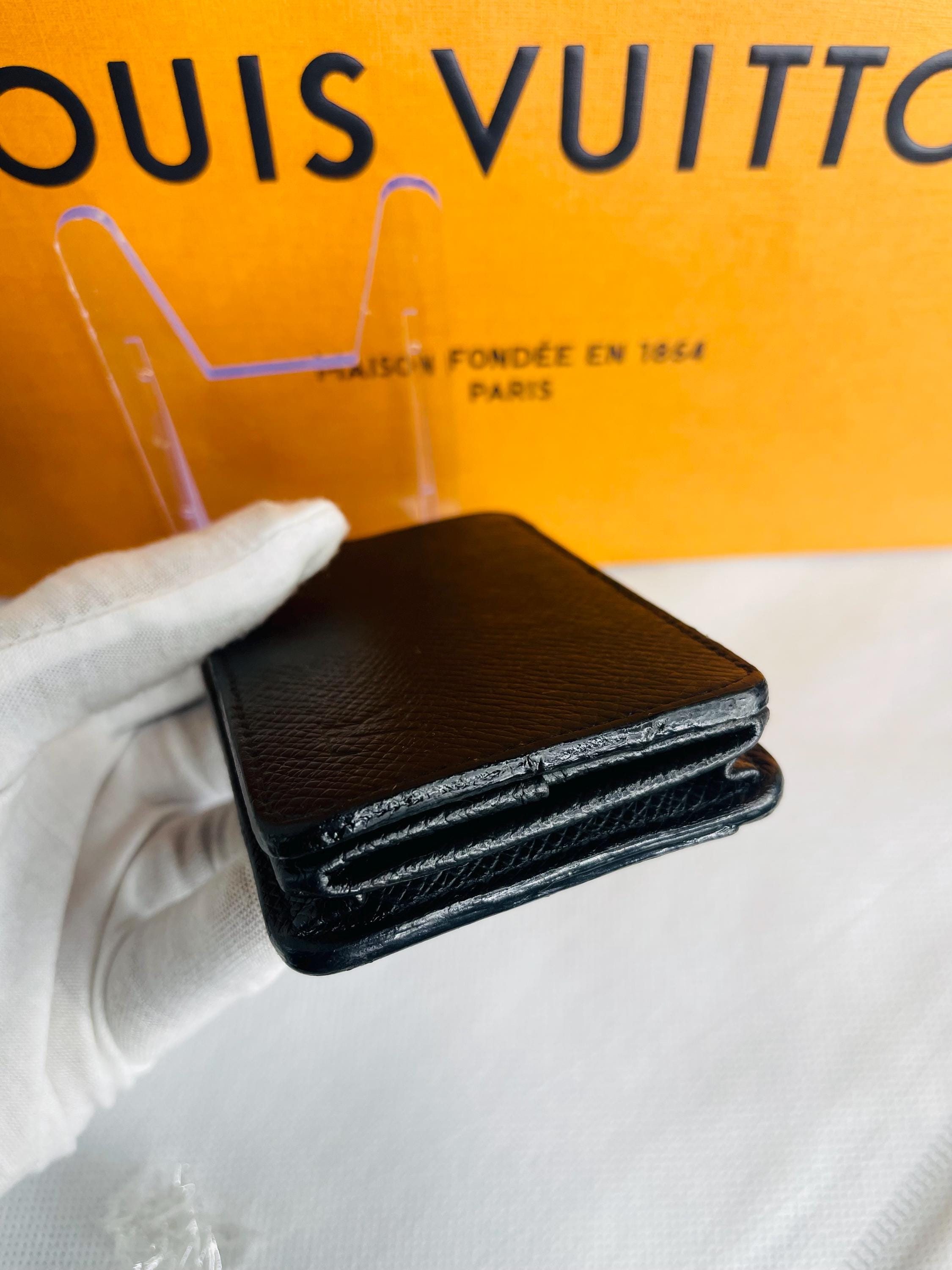 Authentic Louis Vuitton Black Taïga Leather Card/Coin Holder Wallet