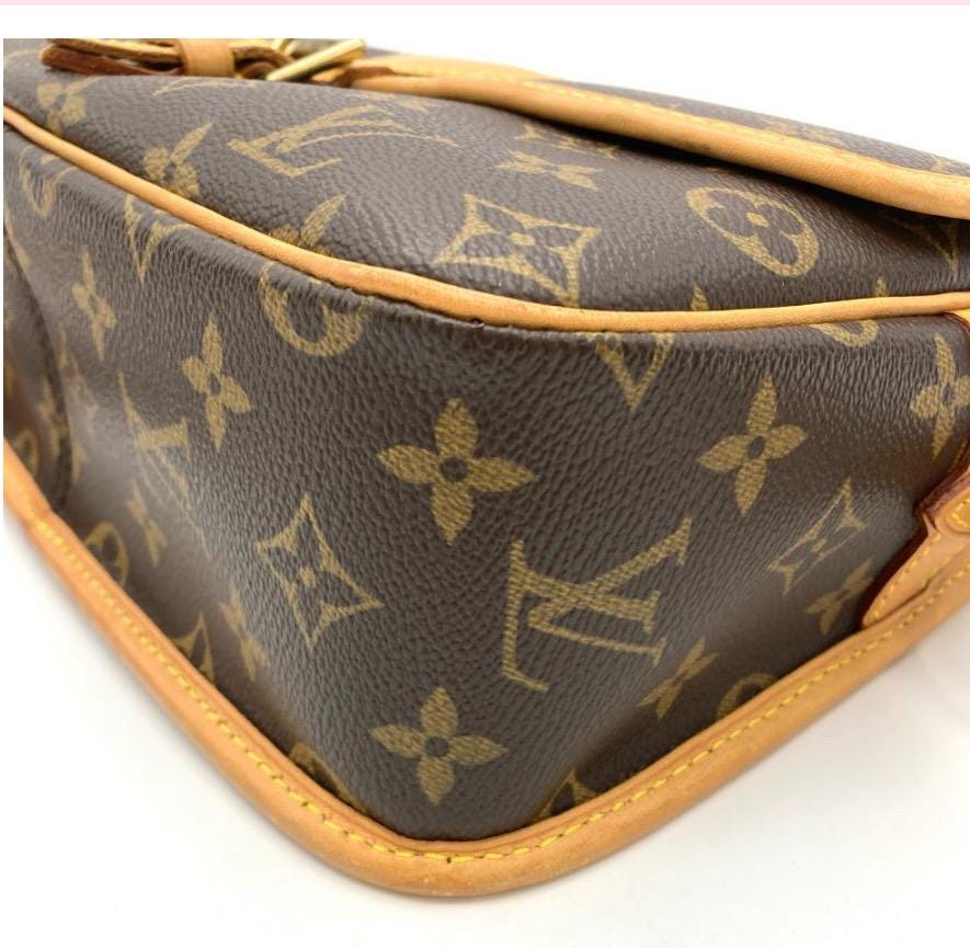 Certified Authentic LOUIS VUITTON Monogram SolShoulder Bag
