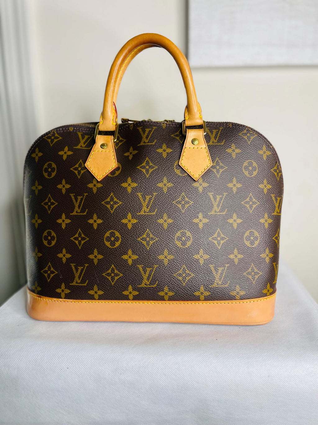 Authentic Louis Vuitton Alma PM Handbag  W / Name Tag , Lock & Key
