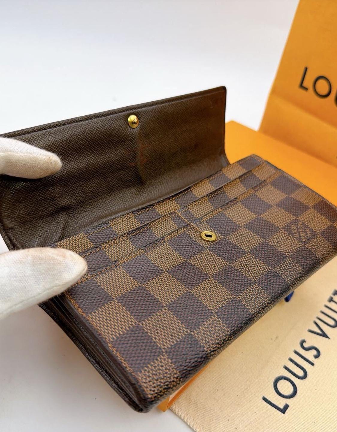Authentic LOUIS VUITTON Damier Edene Wallet (add chain option )